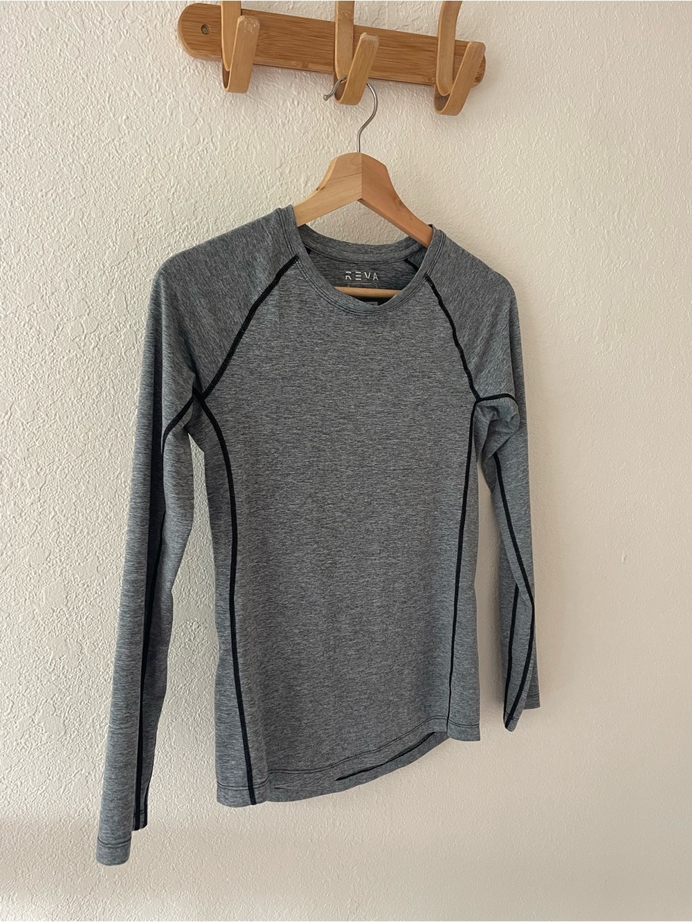 Reva Women’s Long Sleeve Athletic Workout Top Heather Gray & Black SZ S - Picture 4 of 8